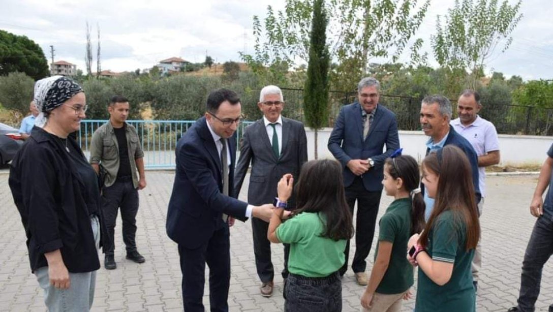Kaymakamımız Sn. Görkem NALÇACI  İlçe Milli Eğitim Müdürümüz Mustafa KANMAZ İle Köprübaşı Anadolu Lisesi ve Atatürk İlkokulu'nu ziyaret ederek öğretmen ve öğrencilerimizle bir araya geldi