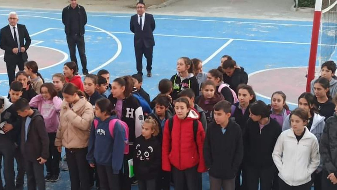 Yeni haftanın ilk gününde  İlçe Milli Eğitim Müdürümüz Sayın Mustafa KANMAZ Bayrak Törenine Yavuz Selim ortaokulunda  Bayrak Törenine katıldı.